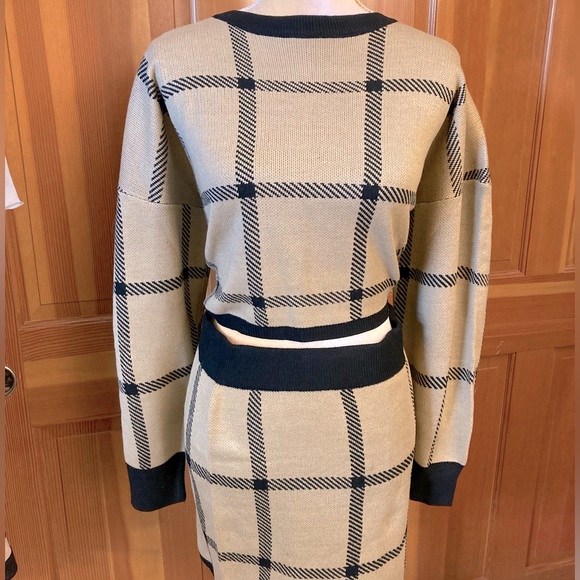 FALL TIME Sweater and Skirt Set Knitwear - Picture 3 of 17